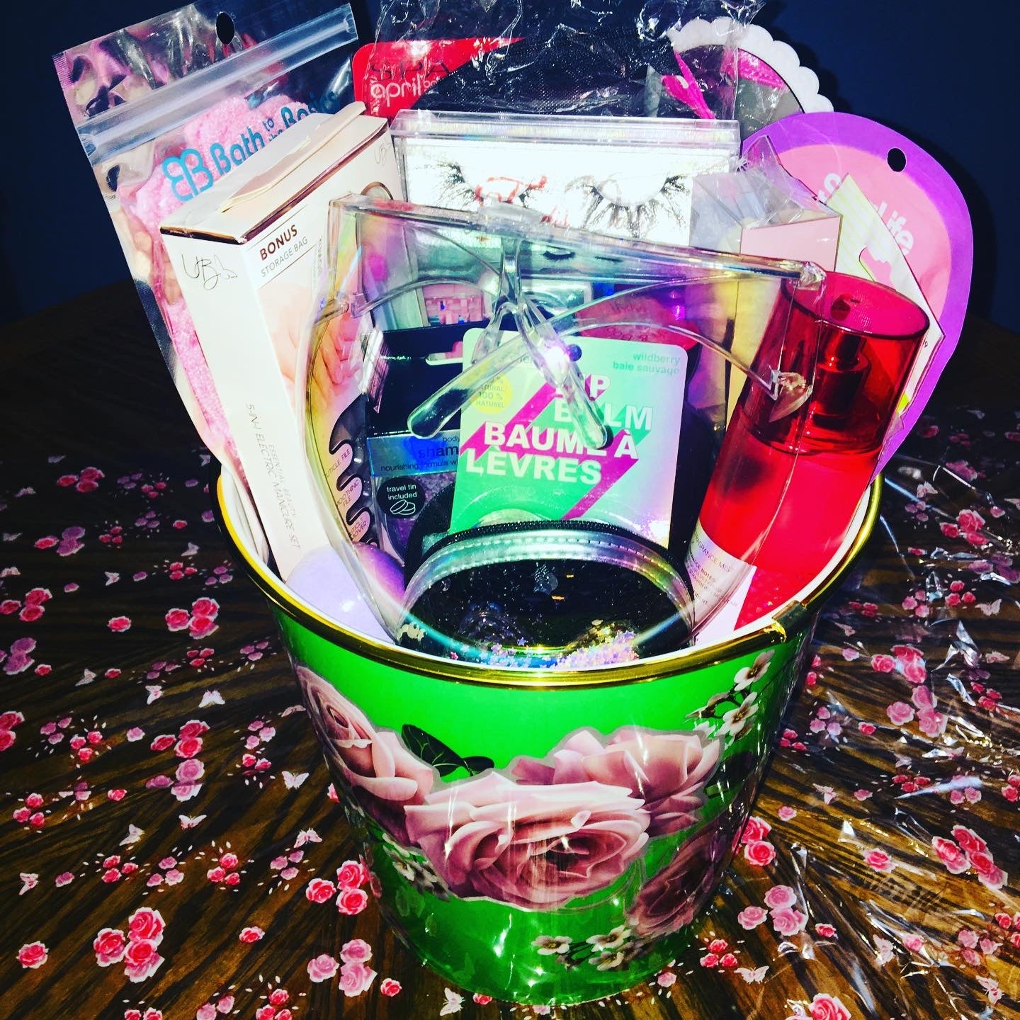 Kandy and Cars LLC beach gift basket with summer themed items