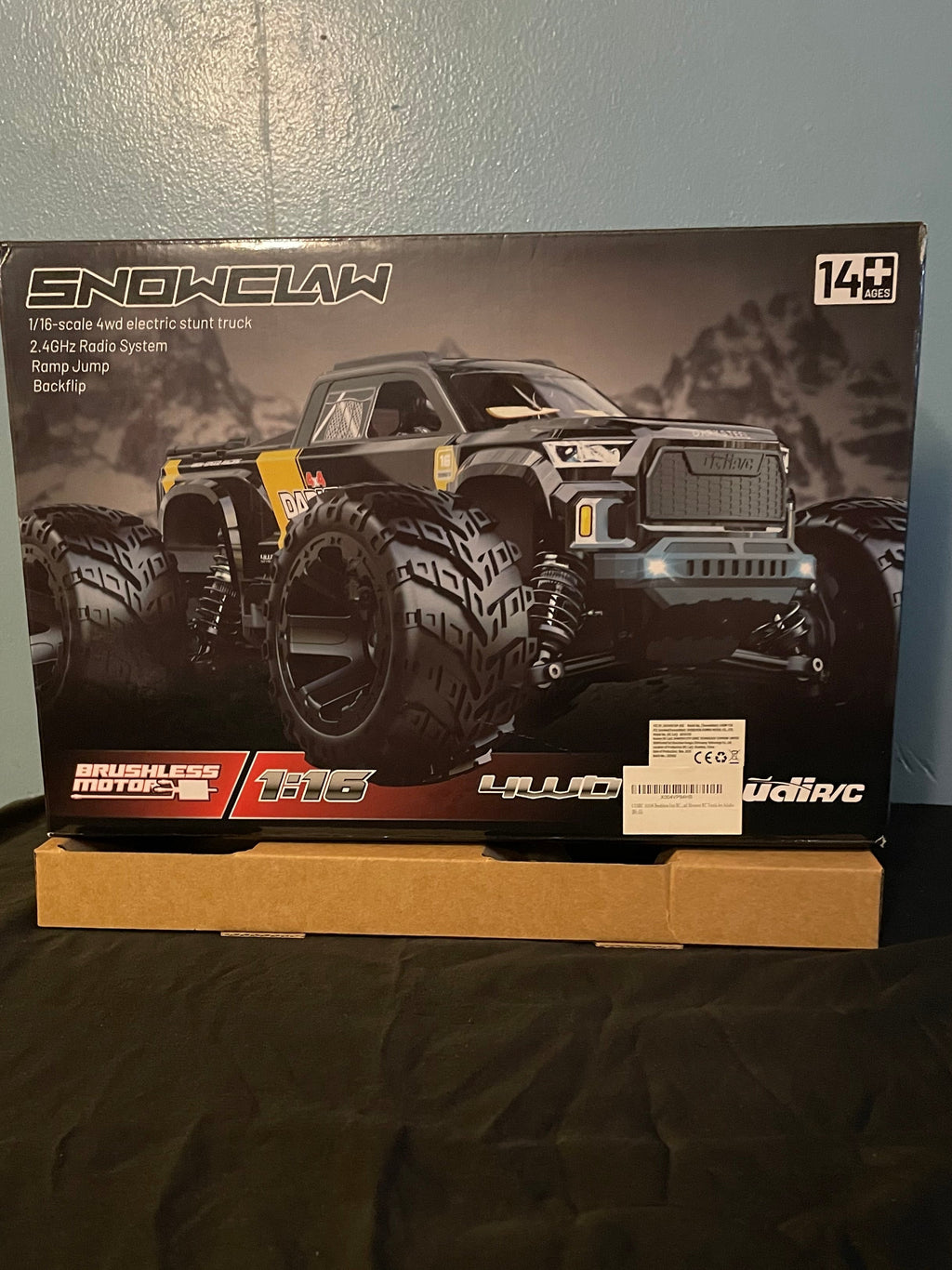 SnowClaw 1:16 scale 4WD electric stunt RC monster truck