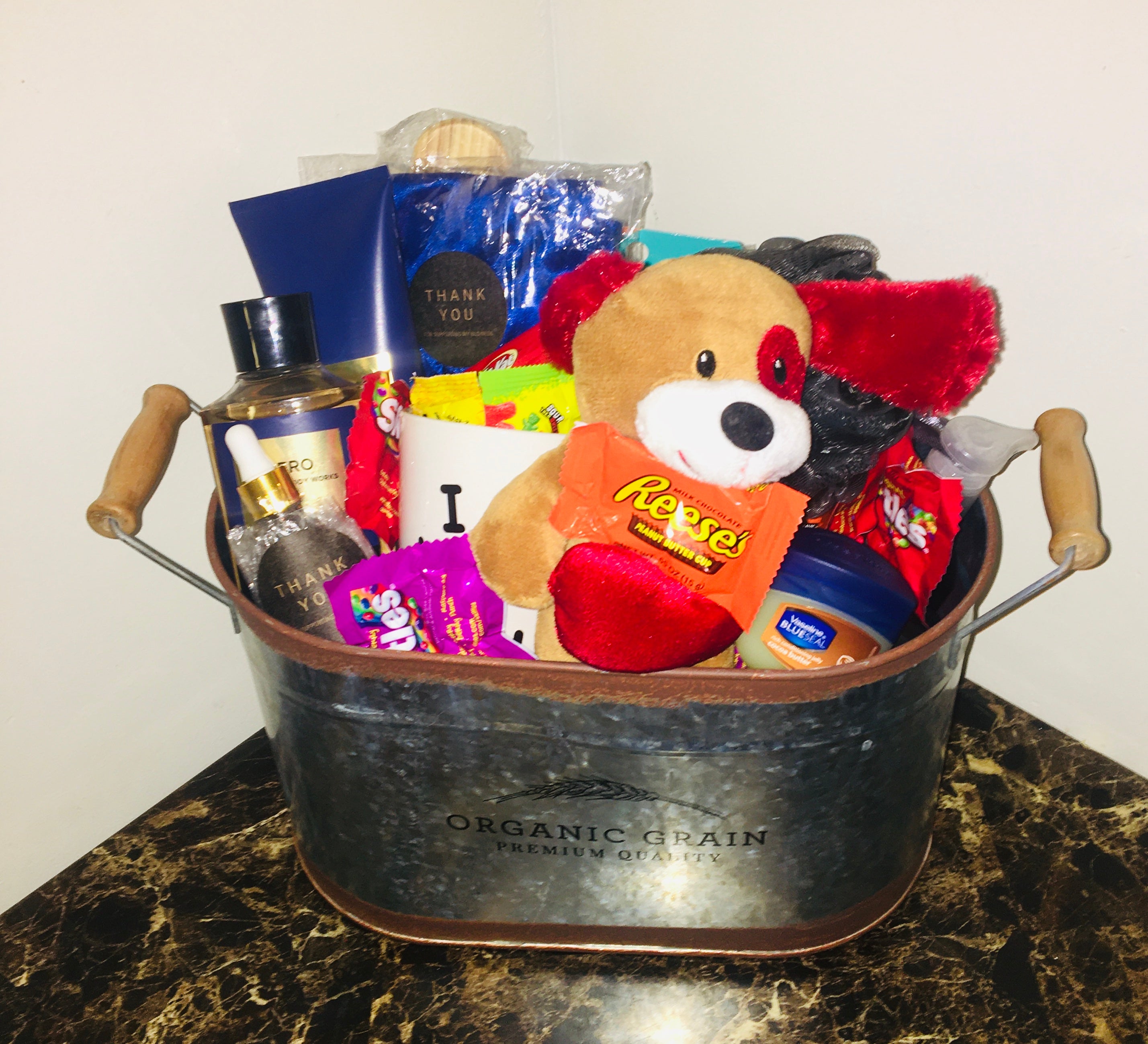 Father's Day Nitro Elite premium gift bundle with RC car and candy treats from Kandy and Cars