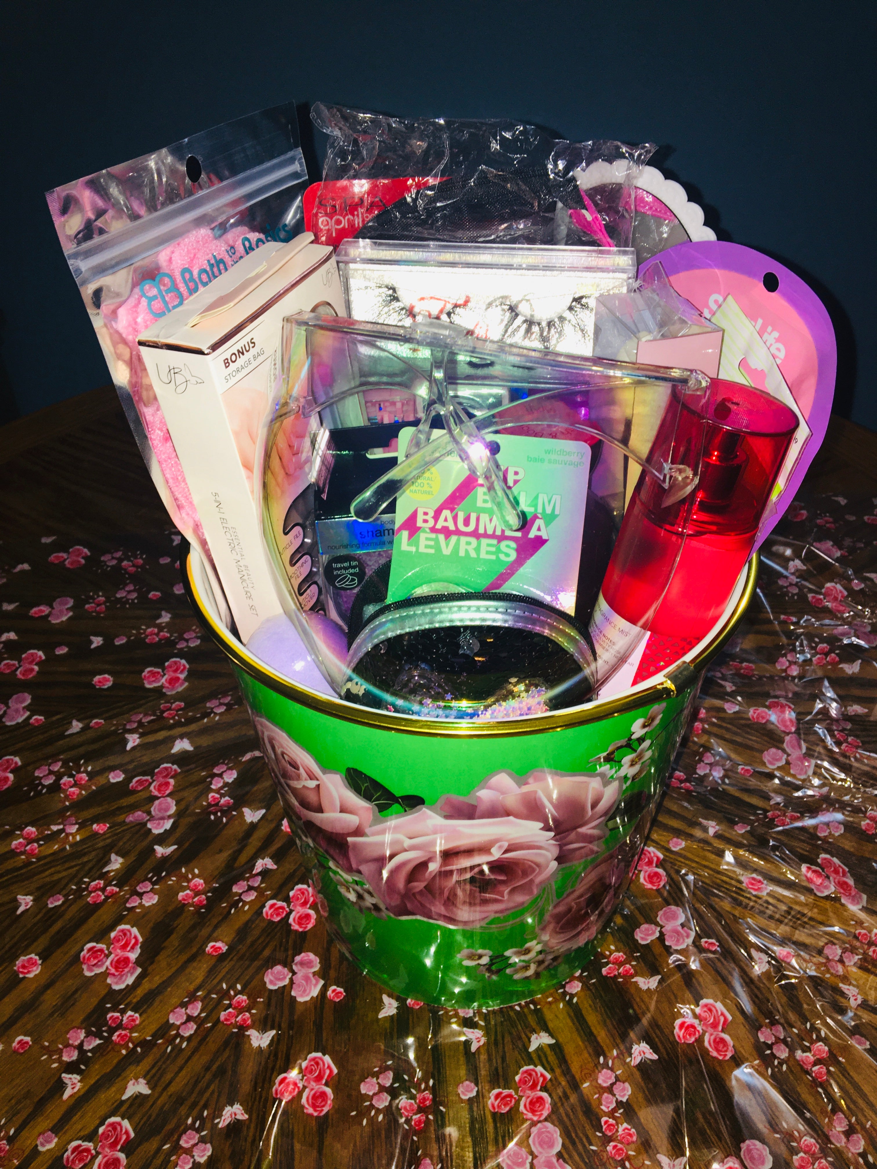 Kandy and Cars LLC beach gift basket with summer themed items
