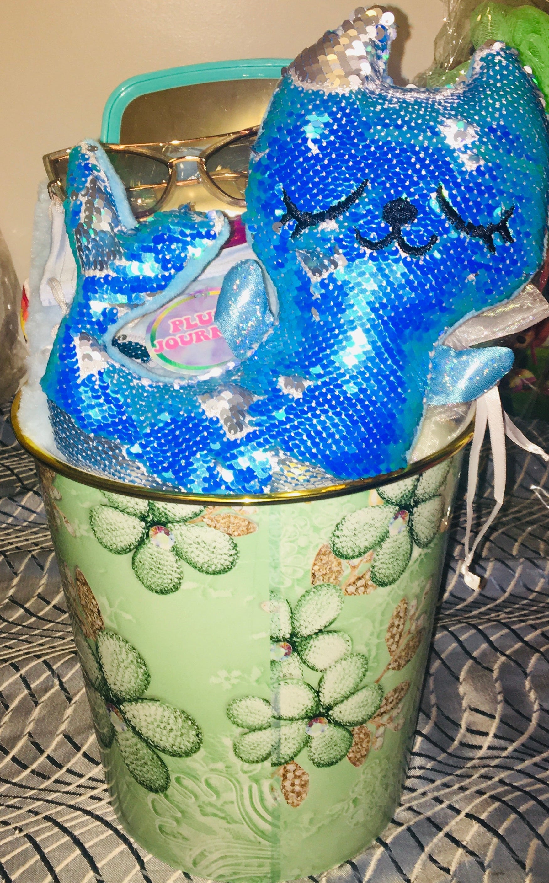 Kandy and Cars LLC beach gift basket with summer themed items
