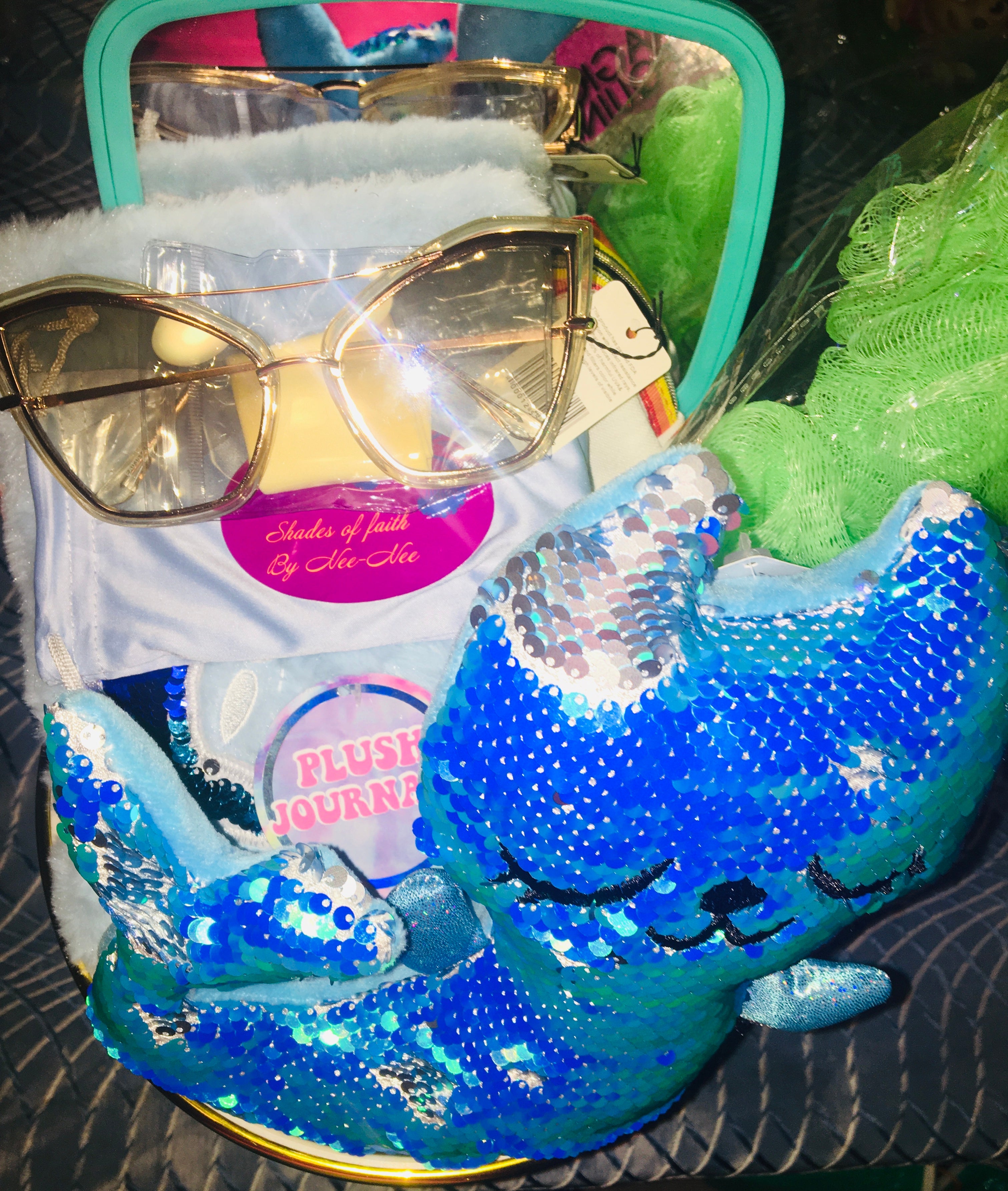 Kandy and Cars LLC beach gift basket with summer themed items