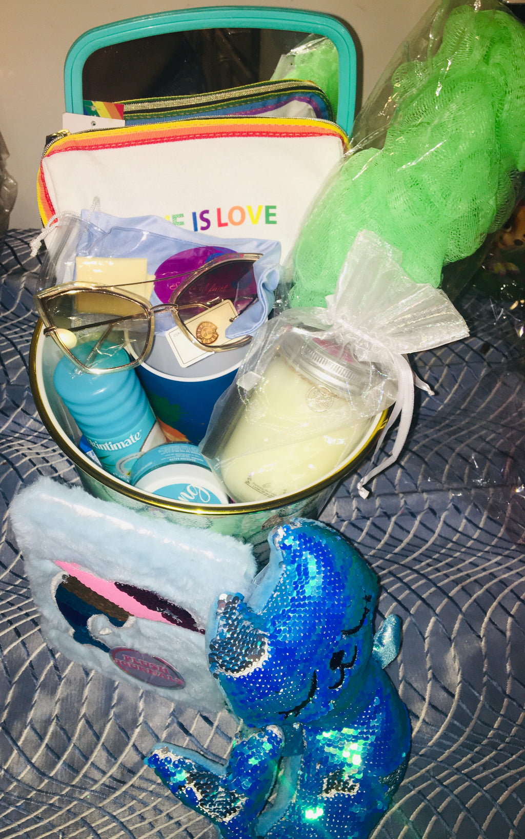 Kandy and Cars LLC beach gift basket with summer themed items