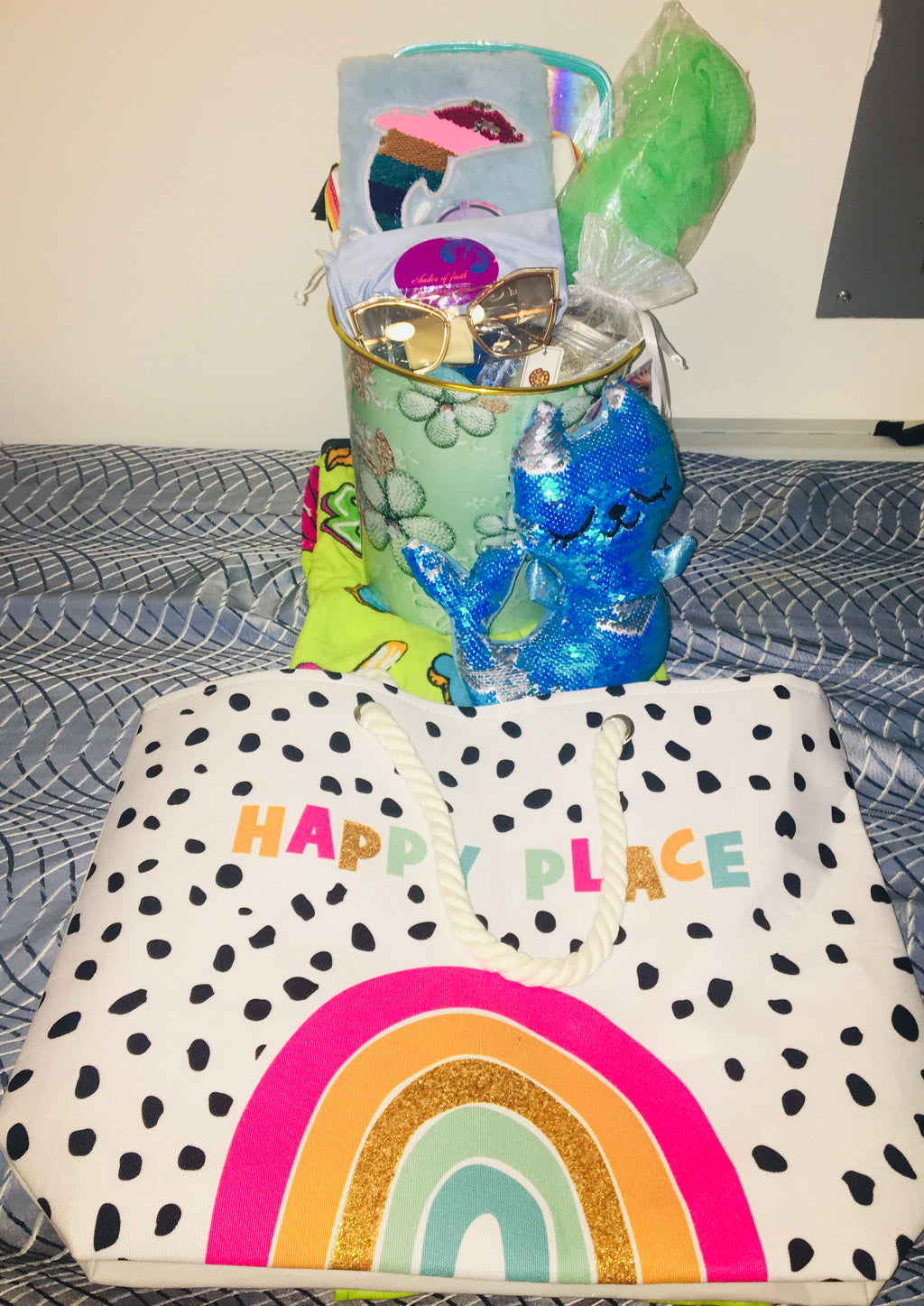 Kandy and Cars LLC beach gift basket with summer themed items