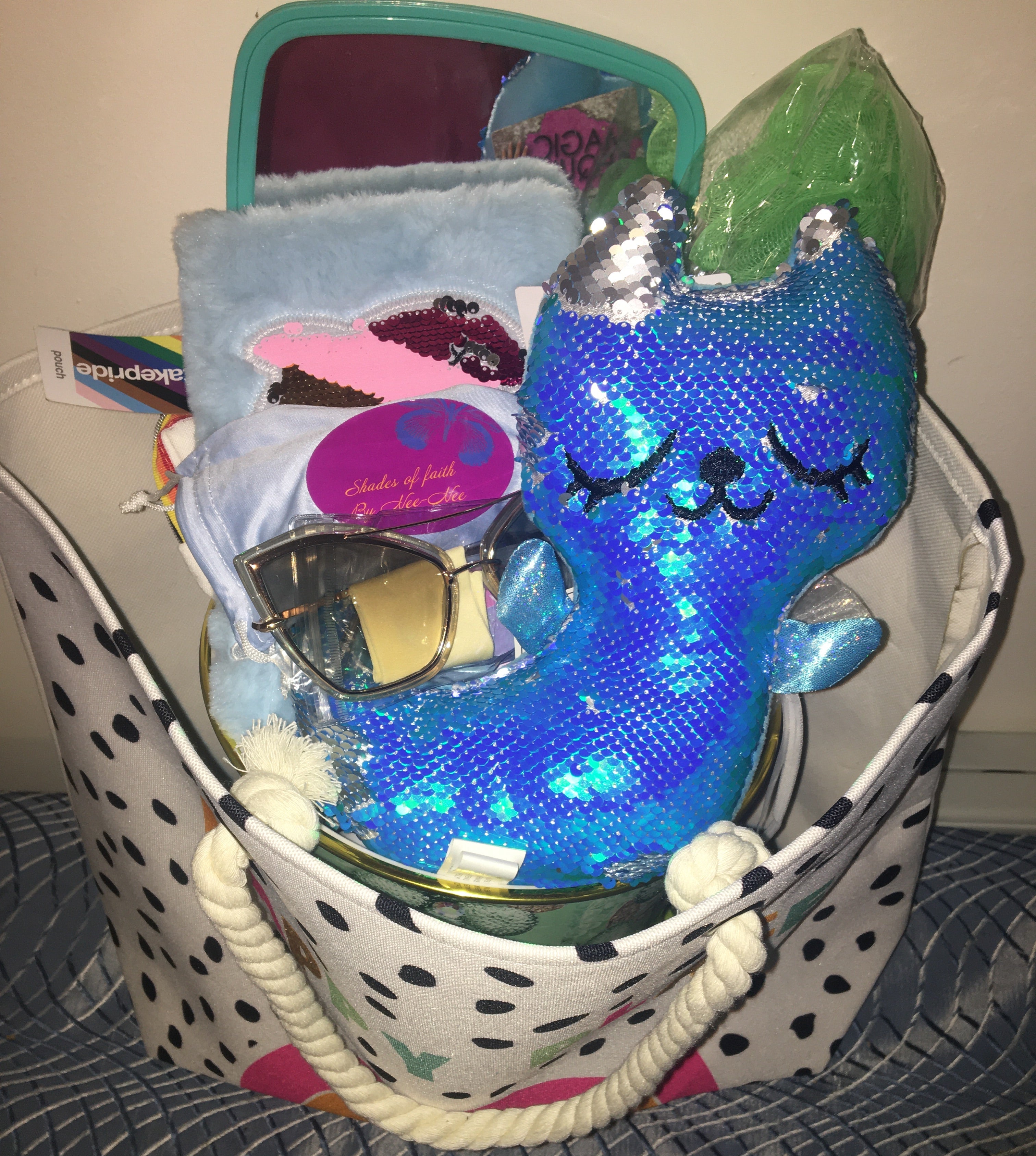 Kandy and Cars LLC beach gift basket with summer themed items